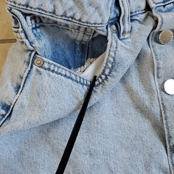 H&M Blue Denim Jeans Skirt Buttons sz 8 - Picture 3 of 9